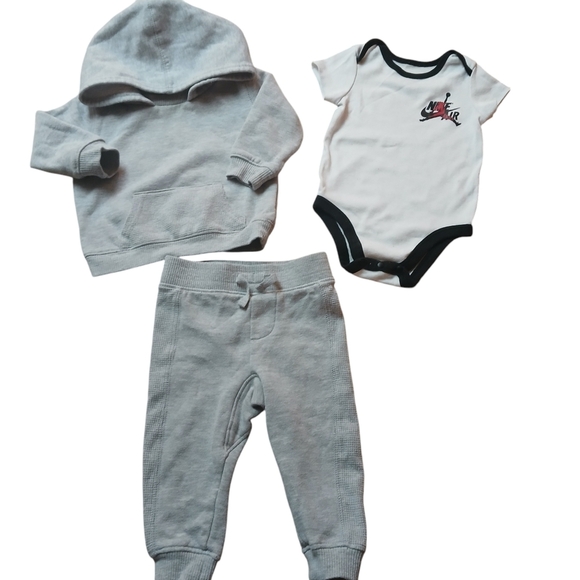 #0367 Babys 3pc. Bundle Set Size 12M Pre-owned with normal wear. - Picture 1 of 12